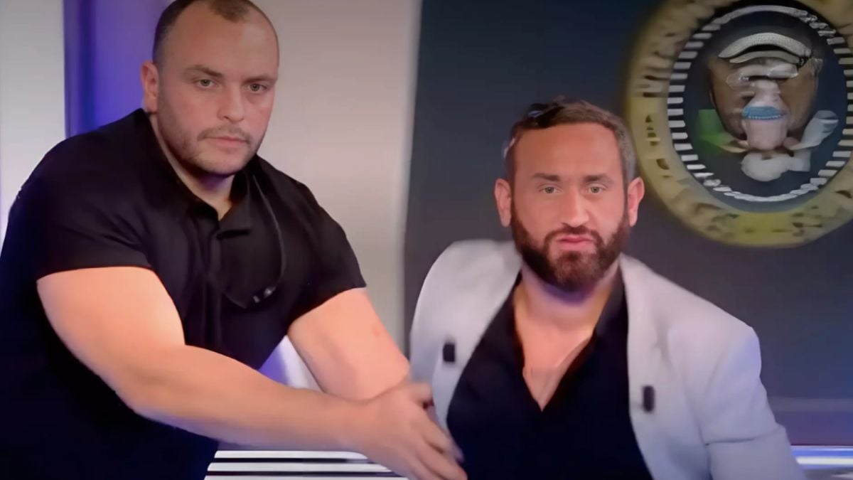 Un individu fait irruption sur le plateau de TPMP et crie cette phrase en se jetant sur Cyril Hanouna