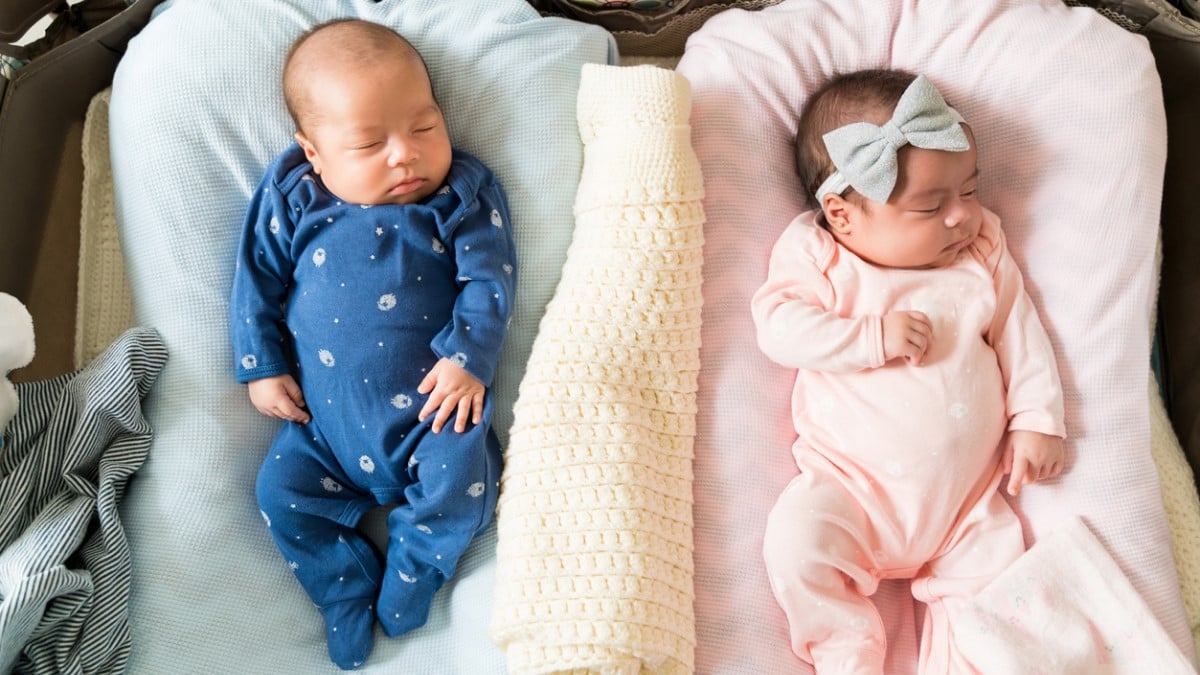 Deux bébés garçon et fille