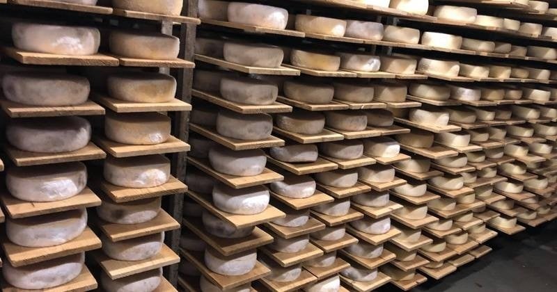 Un distributeur de fromages et de charcuteries ouvert 24h/24h !