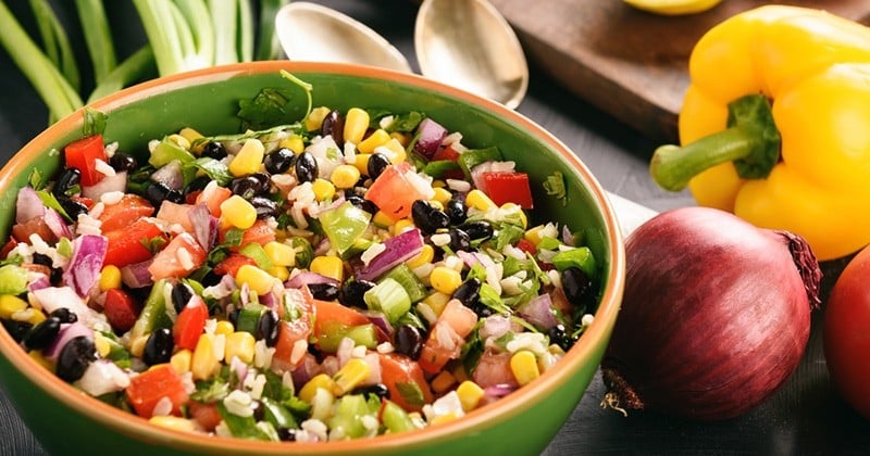 Régalez-vous avec la Cowboy Caviar, la salade 100% healthy et sans gluten