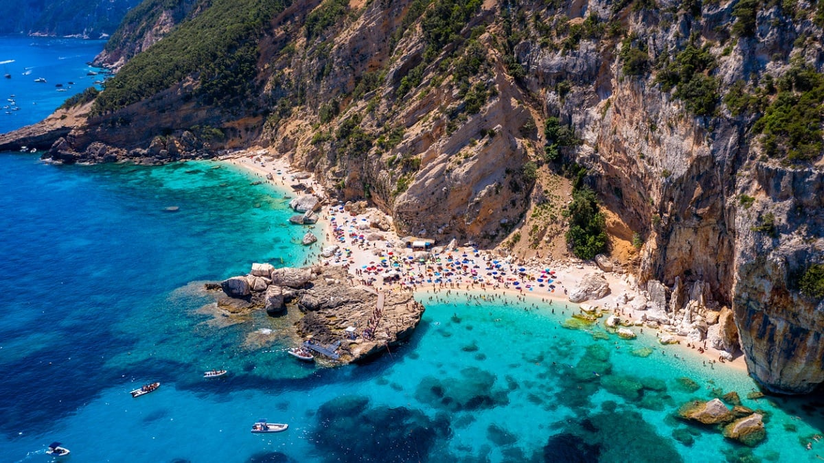 Arrêtez tout ! Cette plage de rêve vient d'être élue la plus belle d'Europe et on comprend pourquoi !