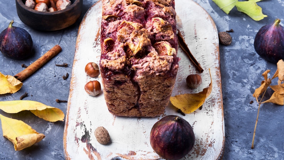 Cake moelleux aux figues et aux noisettes