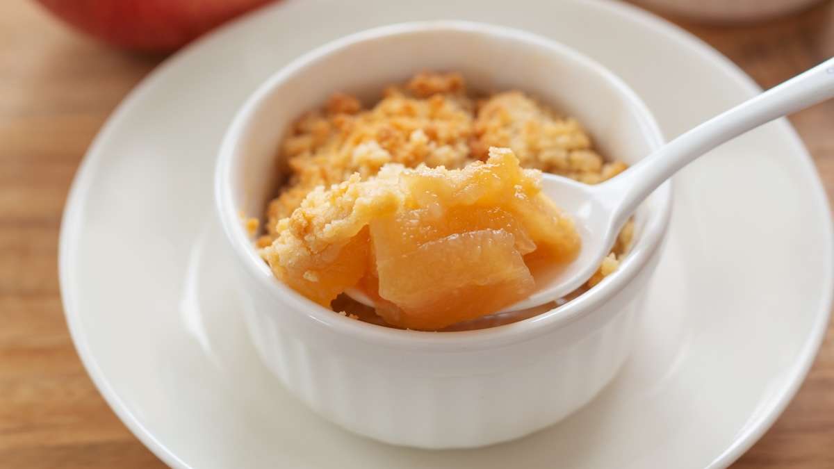 Mug cake façon crumble aux pommes