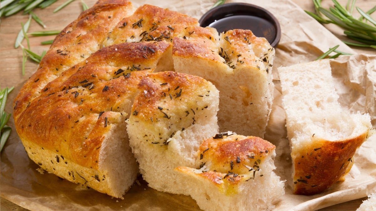 Voici la recette la plus simple pour une focaccia moelleuse et gourmande