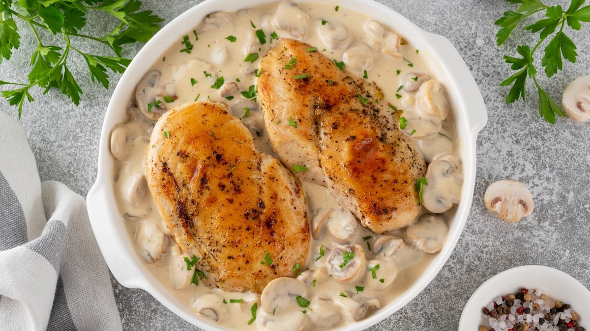 La recette du jour prête en 30 minutes : poulet aux champignons et à la crème