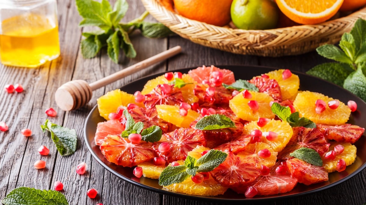 Dessert facile et prêt en 10 minutes : une salade d'agrumes légère et rafraîchissante !