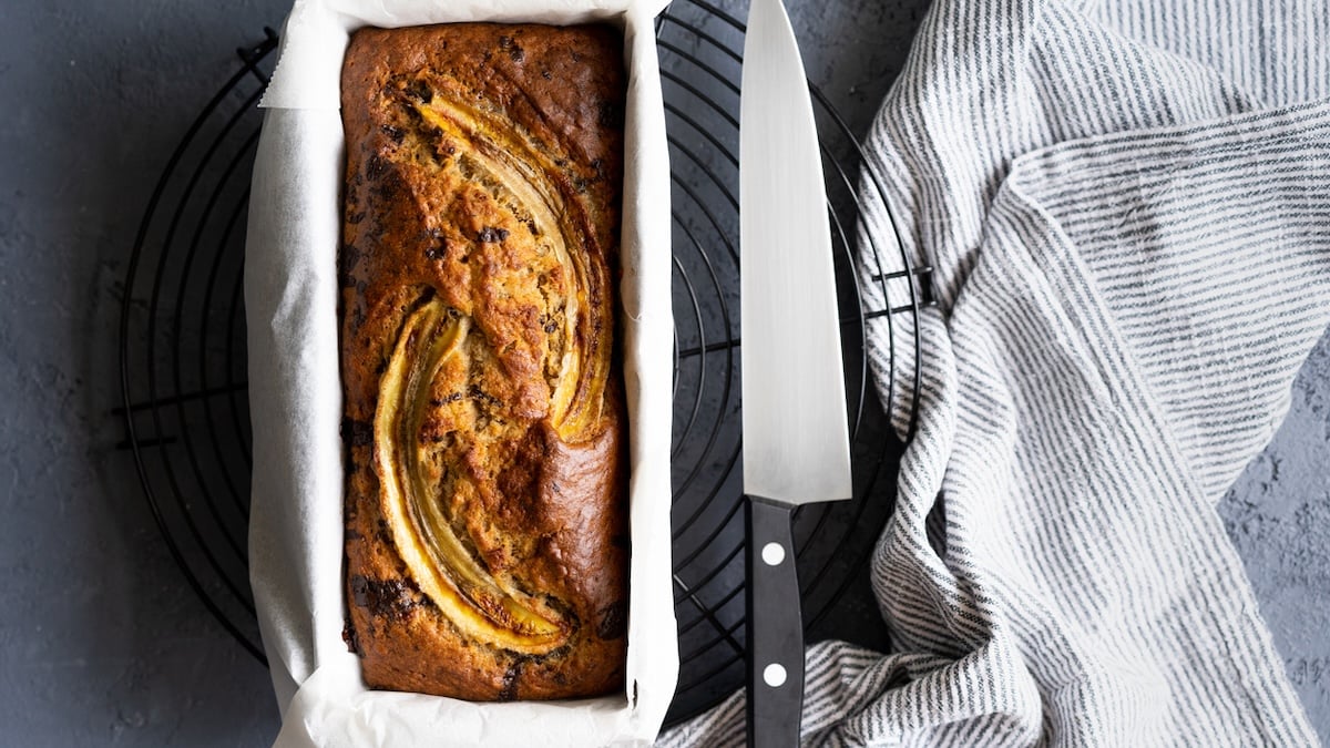 Profitez sans culpabiliser de ce délicieux banana bread healthy, une pause goûter bien méritée !