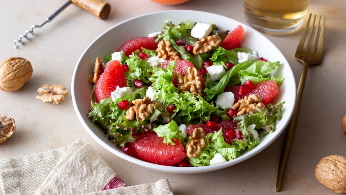 Pause détox avec cette salade healthy au pamplemousse et à la betterave prête en moins de 10 minutes