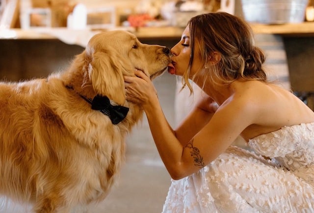  Annie Tews et Wrigley pendant la cérémonie