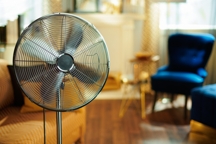 Un ventilateur dans une maison