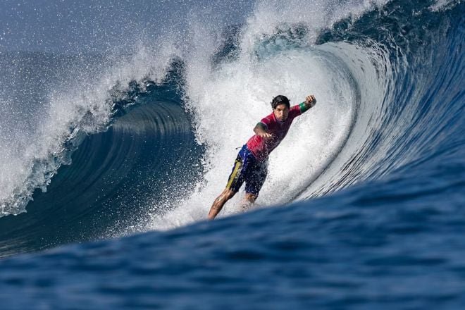 Le brésilien Gabriel Medina en compétition de Surf durant les JO de 2024