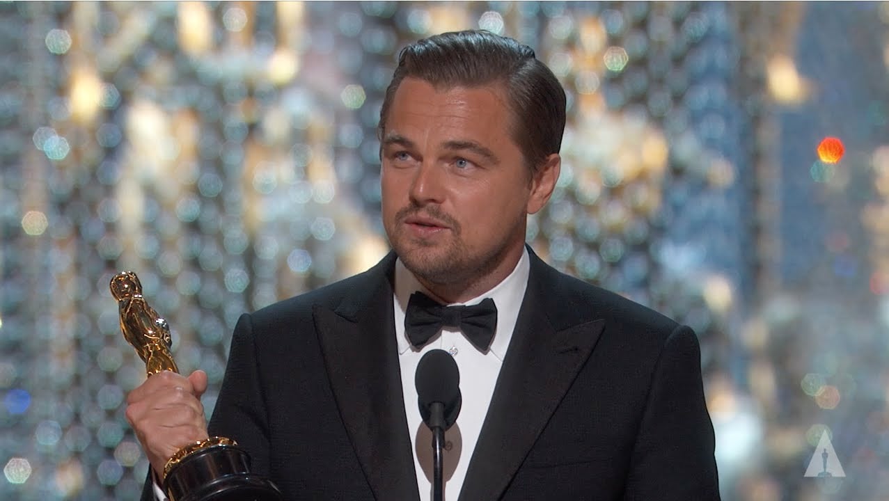 Leonardo DiCaprio recevant un Oscar