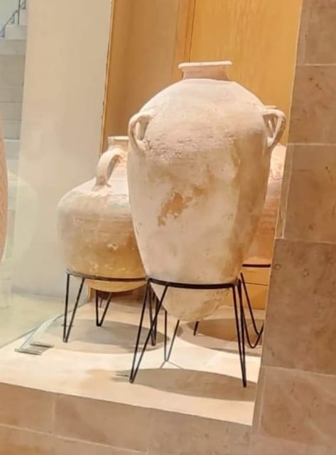 Vase vieux de 3500 ans exposé au musée Hecht d’Haïfa