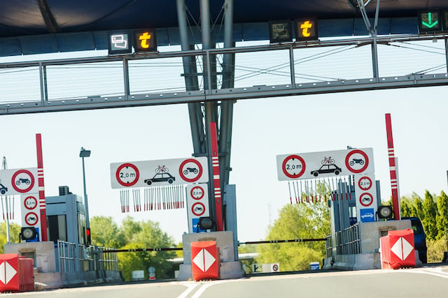 une barrière de péage en France