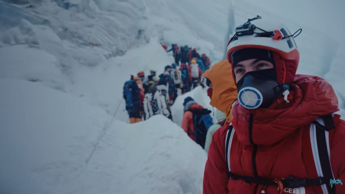 Le YouTubeur Inoxtag durant son ascension de l'Everest