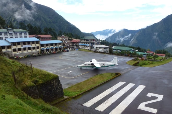 la piste d'atterrissage de l'aéroport Tenzing-Hillary