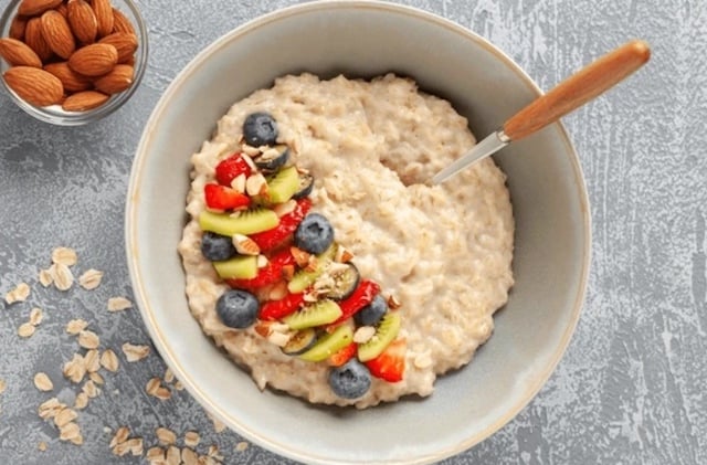 Porridge aux fruits frais 