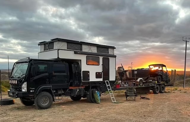 Le camion utilisé par la famille pour voyager à travers l'Australie