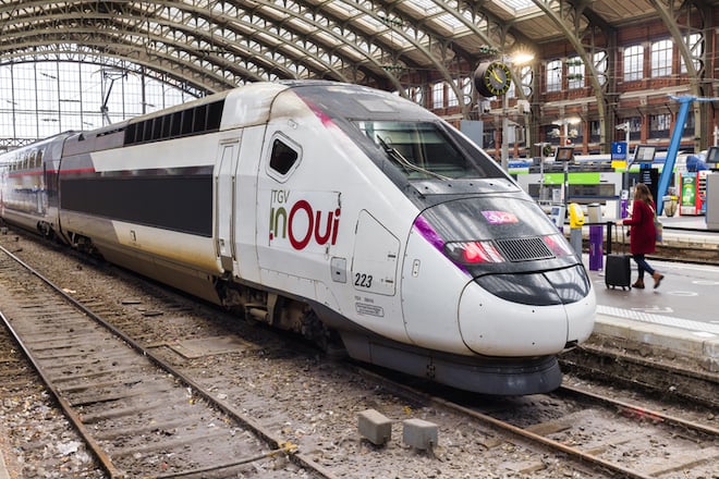 Un TGV Inoui en gare