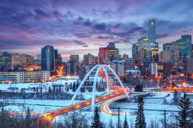 Le pont Walterdale à Edmonton, au Canada