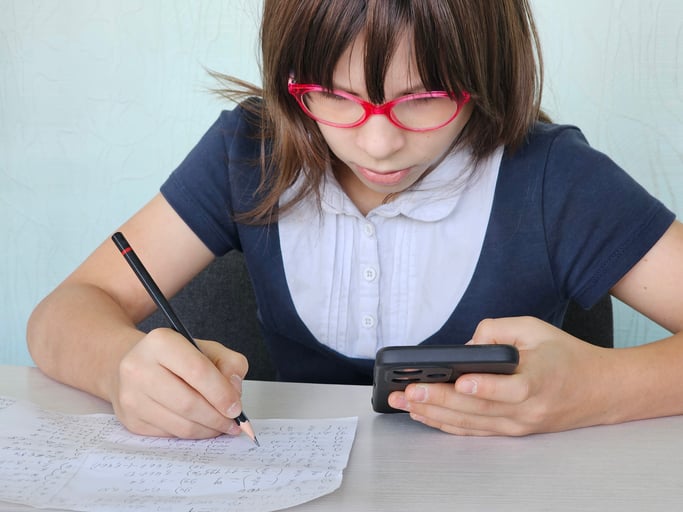 Une élève triche grâce à son smartphone