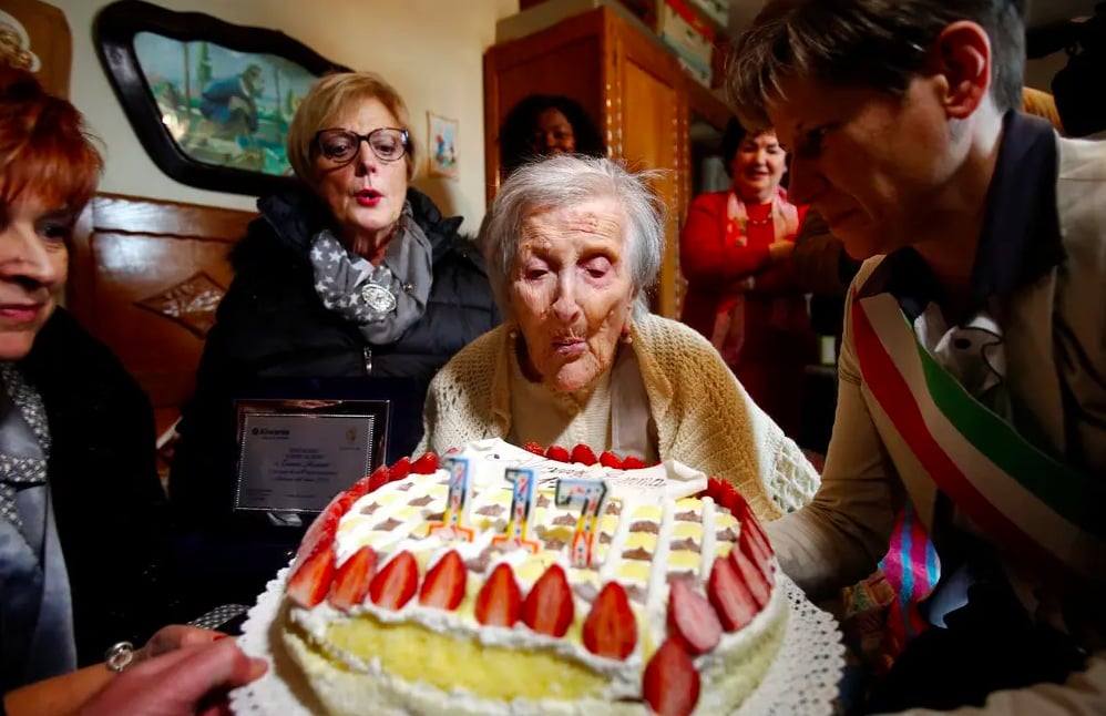 Emma Morano, ex-doyenne de l'humanité, fêtant son 117e anniversaire, en novembre 2016