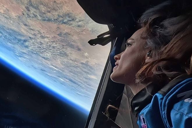 Emily Calandrelli lors de son vol dans l'espace