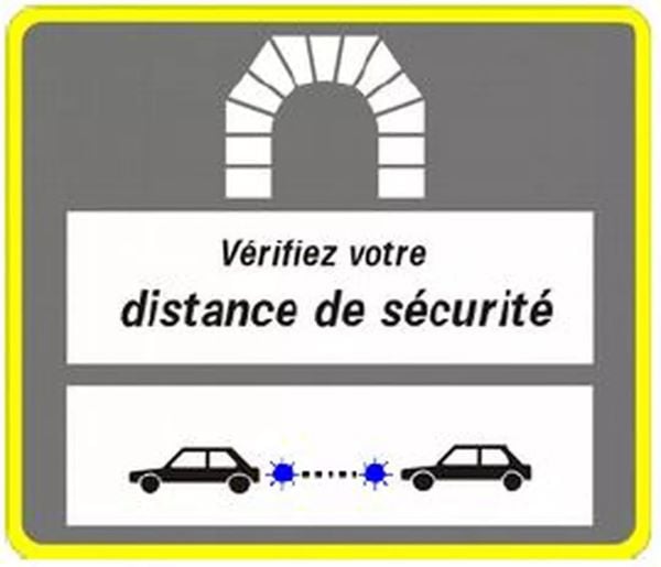 Un panneau de signalisation