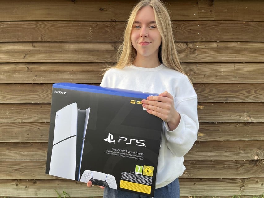 Sharon Serneels découvre une pierre au lieu d'une PlayStation 5