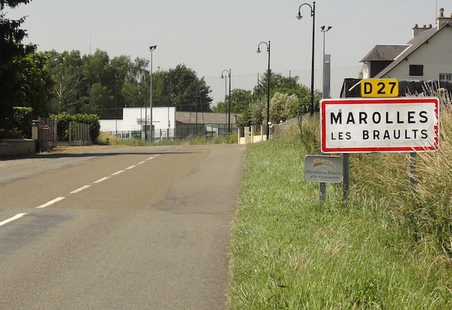 Panneau indiquant Marolles-les-Braults