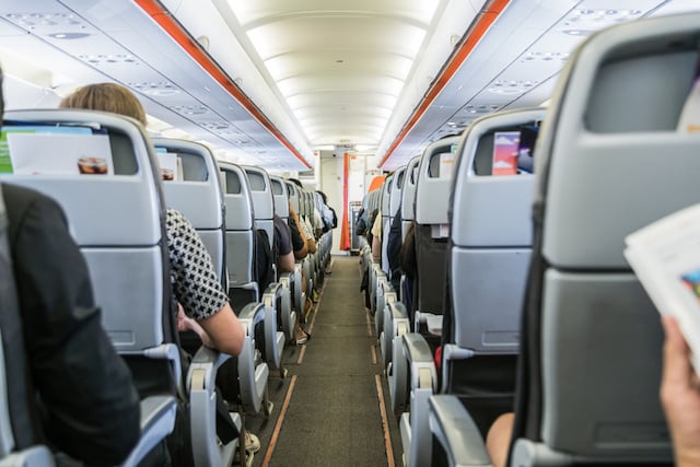 Passagers dans un avion