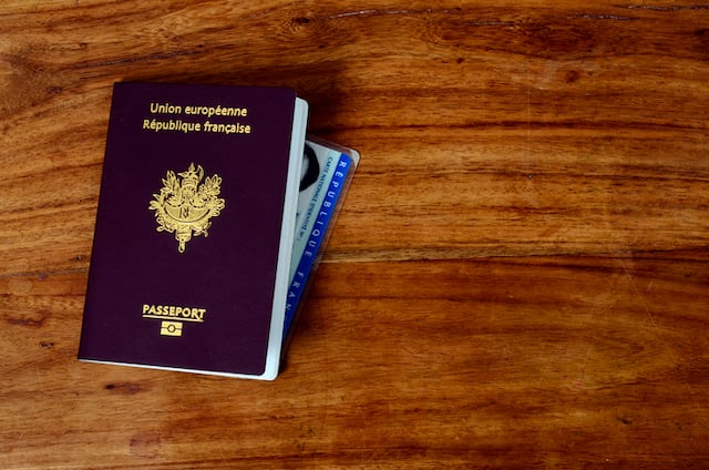 Passeport et carte d'identité français