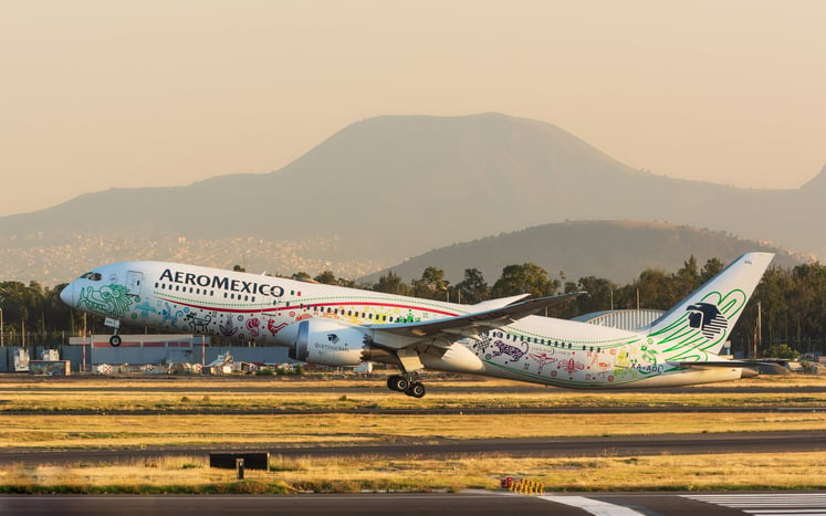 Décollage d'un avion Aeromexico