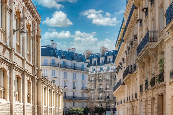 Façade d'immeubles parisiens