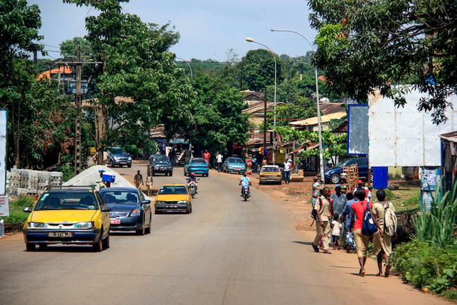 Rue de la ville de Conakry, capitale de la Guinée