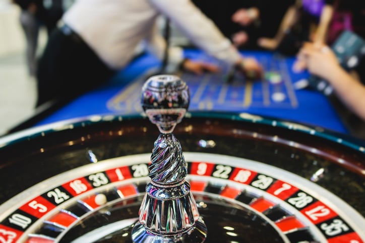 Une roulette russe au casino