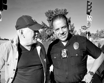 Bruce Willis et un policier