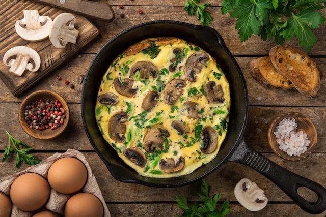 Une omelette aux champignons 