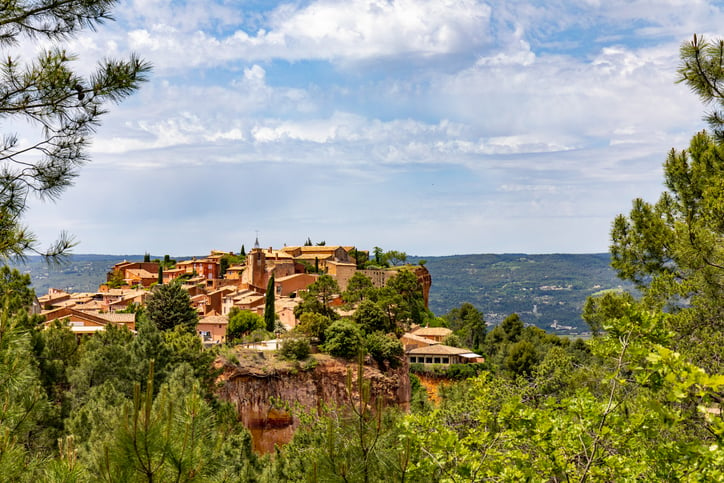 La ville de Roussillon