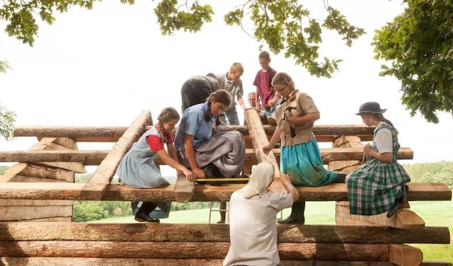 Les enfants du village