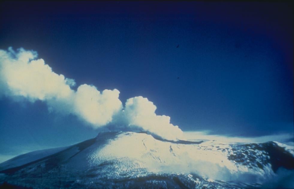 Image du Nevado del Ruiz (Colombie), quelques jours avant son éruption, en novembre 1985