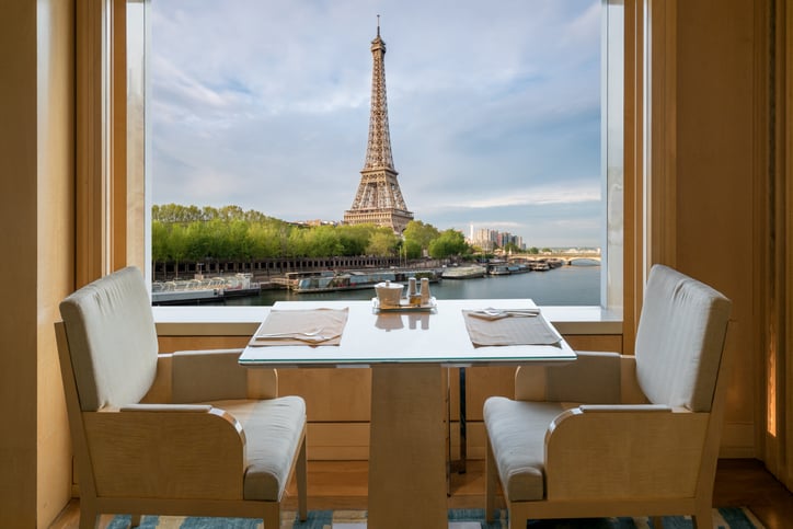 Un logement avec vue sur la tour Eiffel