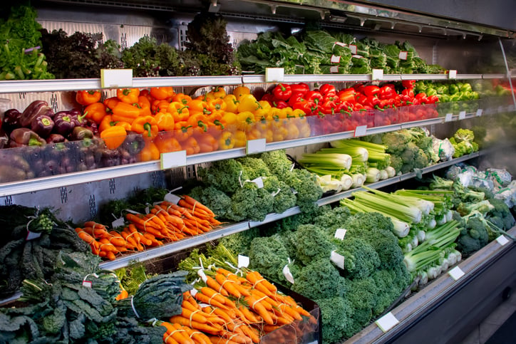 Des légumes dans un supermarché