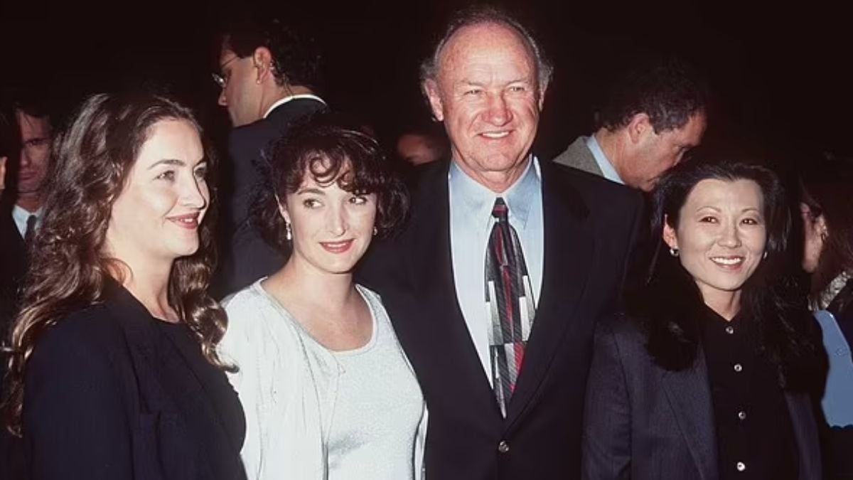 Gene Hackman entouré de ses deux filles (Elizabeth et Leslie) et sa femme Betsy Arakawa