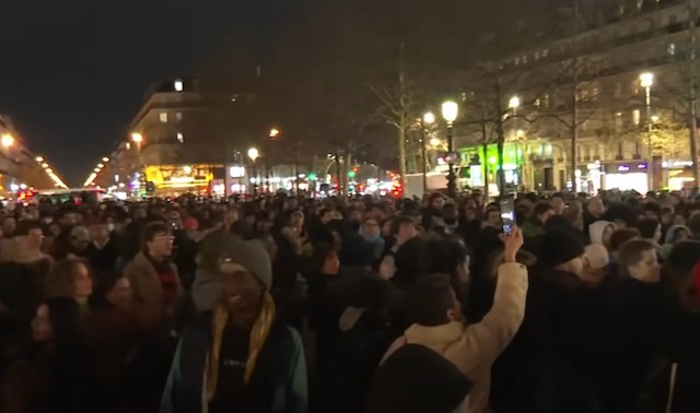 Manifestants place de la République à Paris 