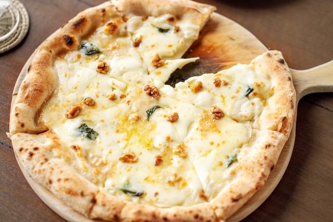 pizza blanche aux 4 fromages