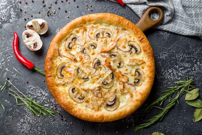 pizza blanche aux champignons