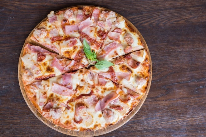 pizza au jambon