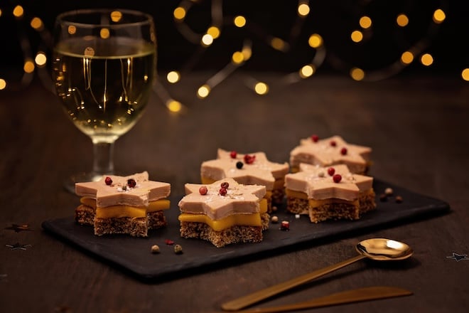 toast étoile au foie gras mangue et pain d'épices