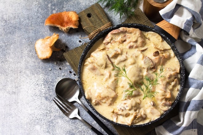 cocotte de poulet mijoté à la moutarde